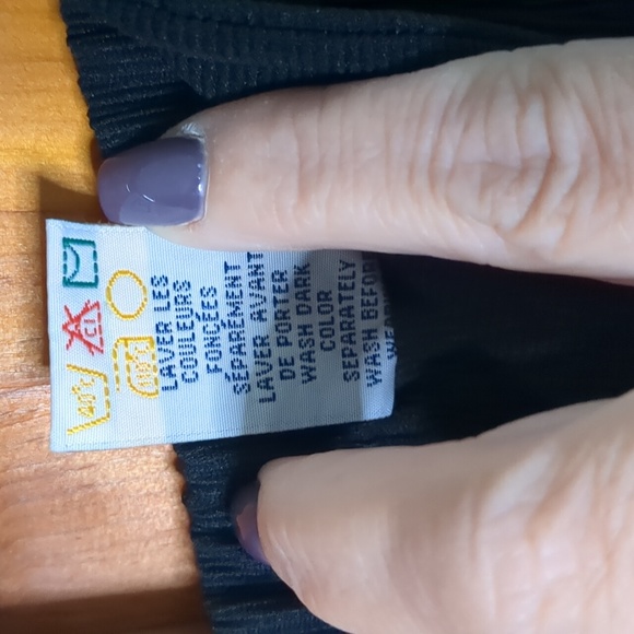 PENNINGTON'S* flat front 2 way zip front elastic back straight skirt poly spande - Picture 9 of 9